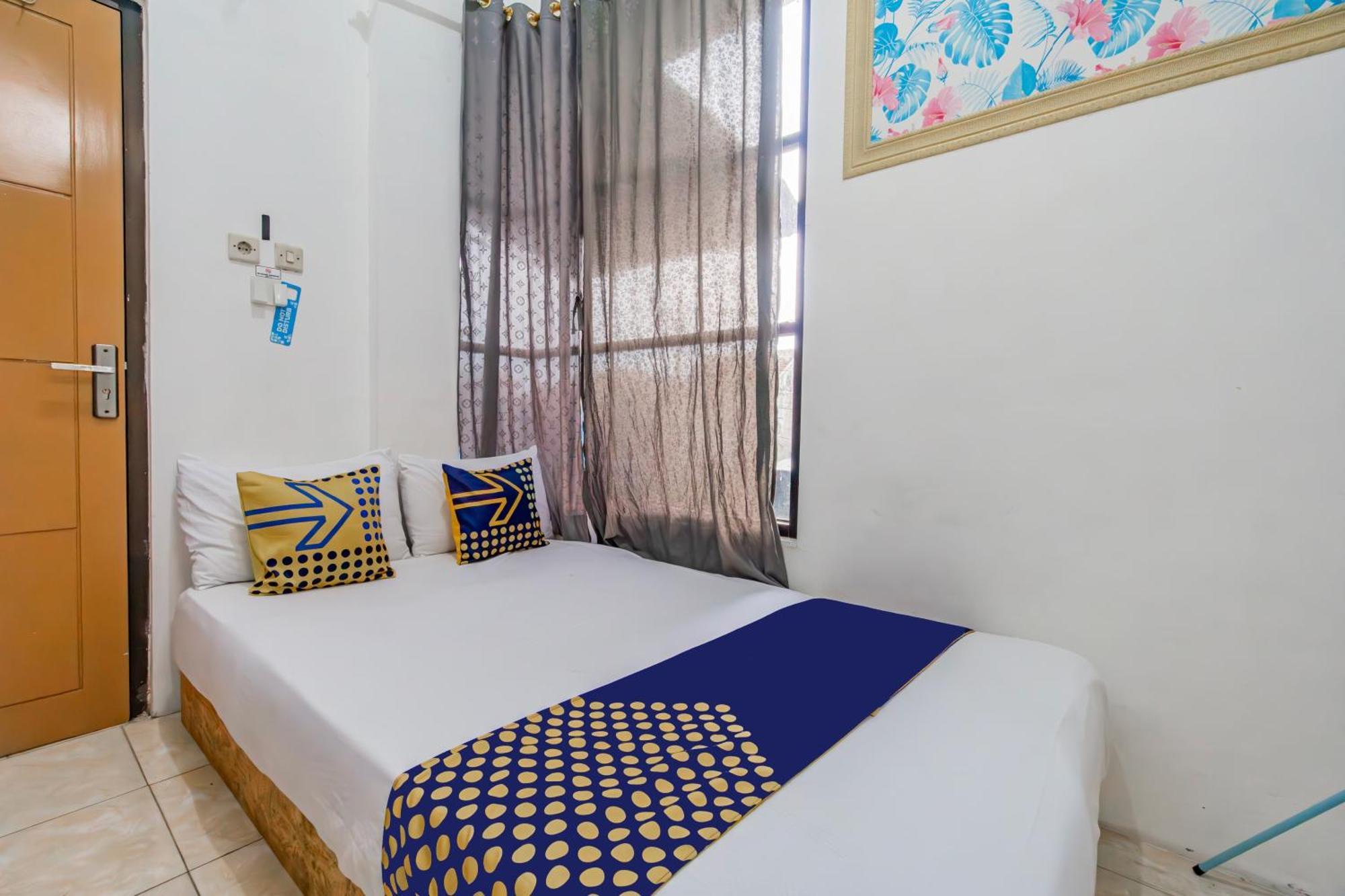 Oyo Life 94040 Agung Home Stay Сурабая Екстериор снимка